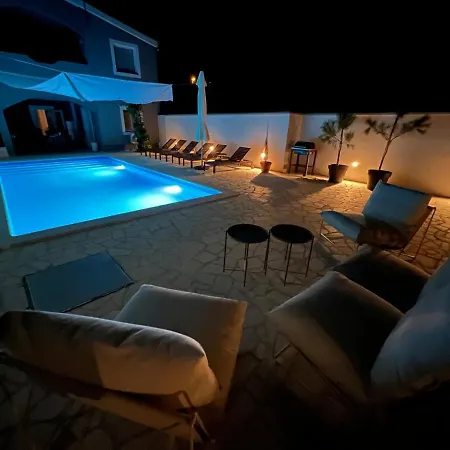Willa Boutique House Ika With Private Swimming Pool