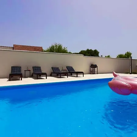 Boutique House Ika With Private Swimming Pool Vila *